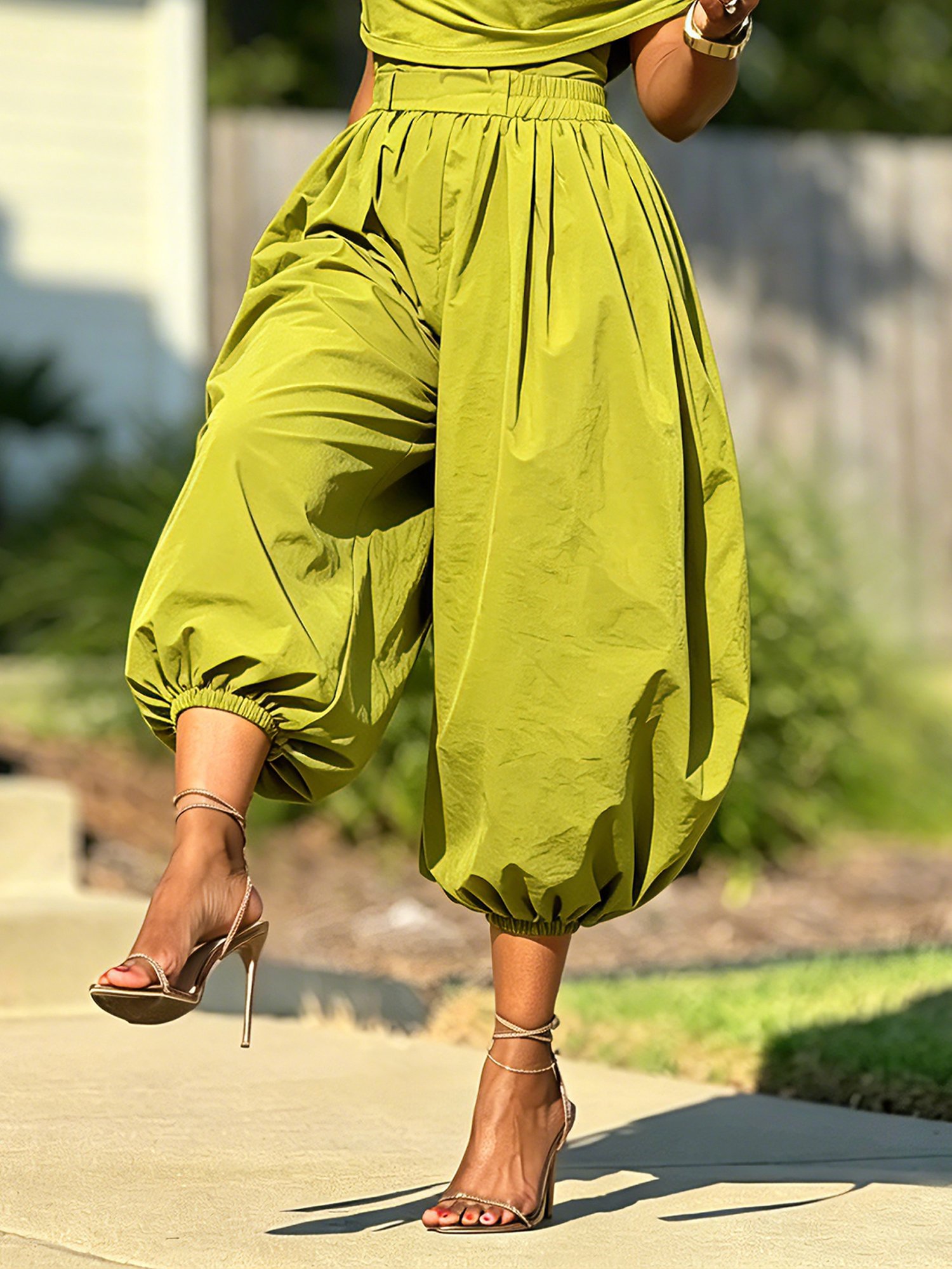 Urban Solid Relaxed Cropped Ankle Pants