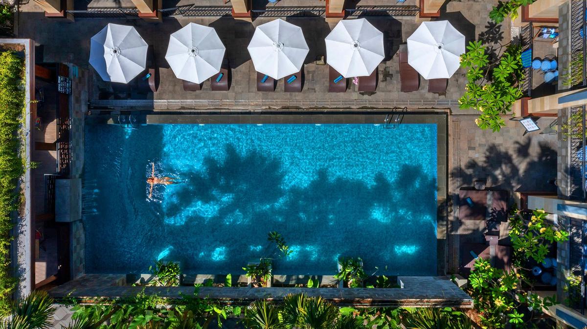 Stylish Bali Escape near Legian Beach with Daily Breakfast, Lunch or Dinner & Free-Flow Cocktail Hour