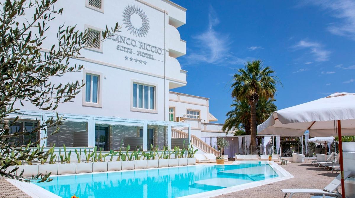Coastal Puglia All-Suite Elegance with Daily Breakfast, Nightly Drinks & Spa Access