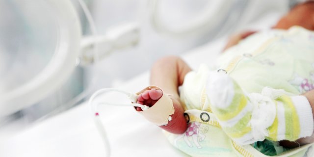 bébé prématuré 146 jours hôpital