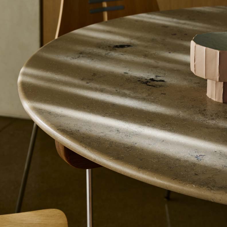 Pinna Dining Table