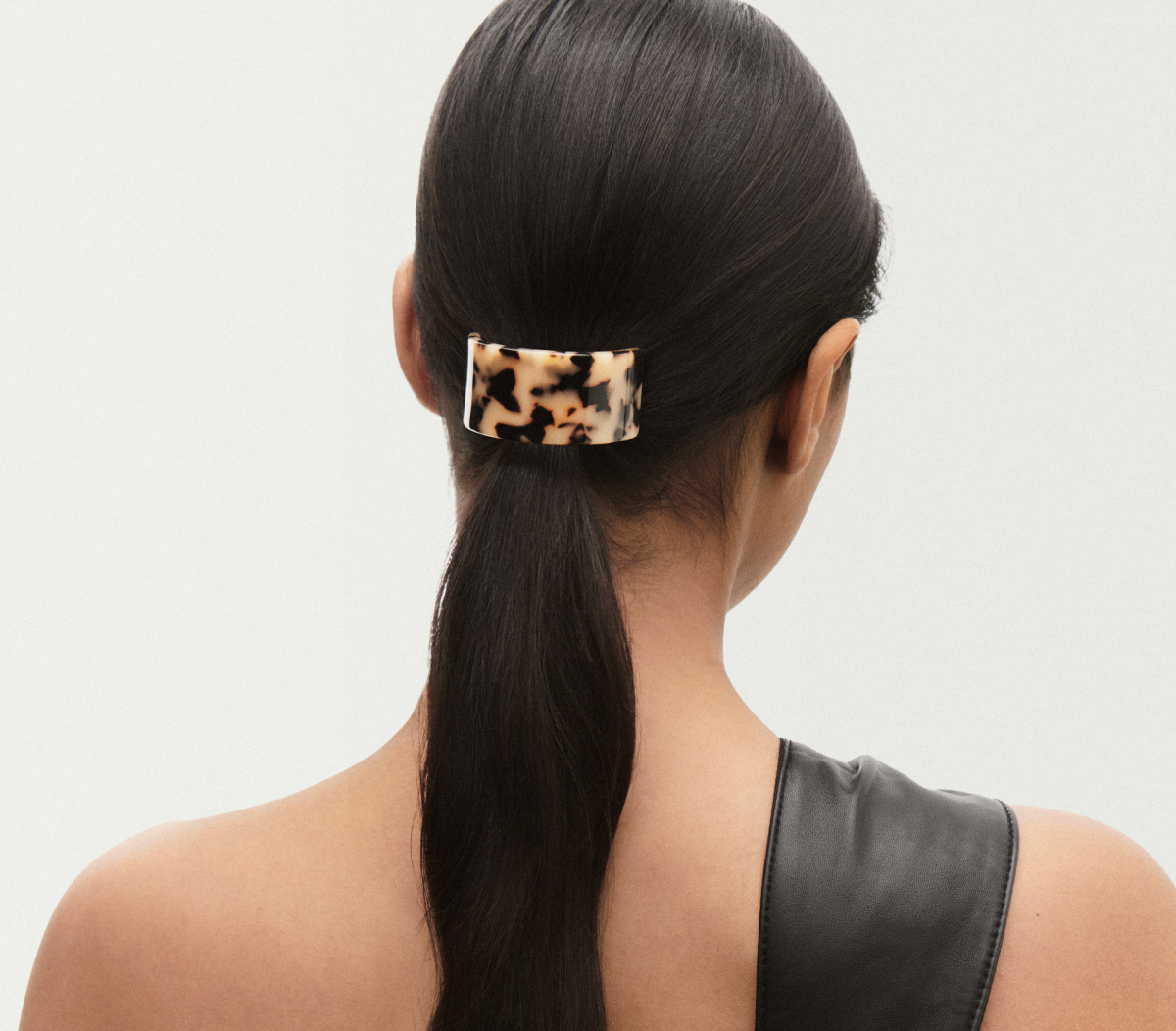 The French Pony Barrette One silhouette. Timeless colorways