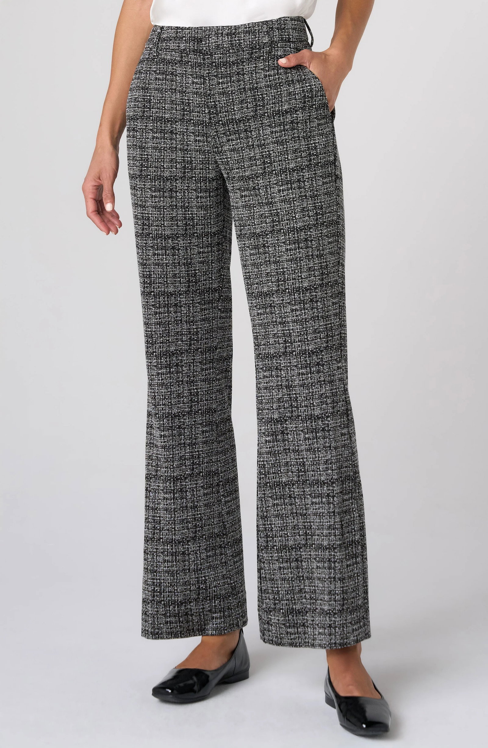 Image of ANKLE FLARE TROUSER W/ SLIT HEM