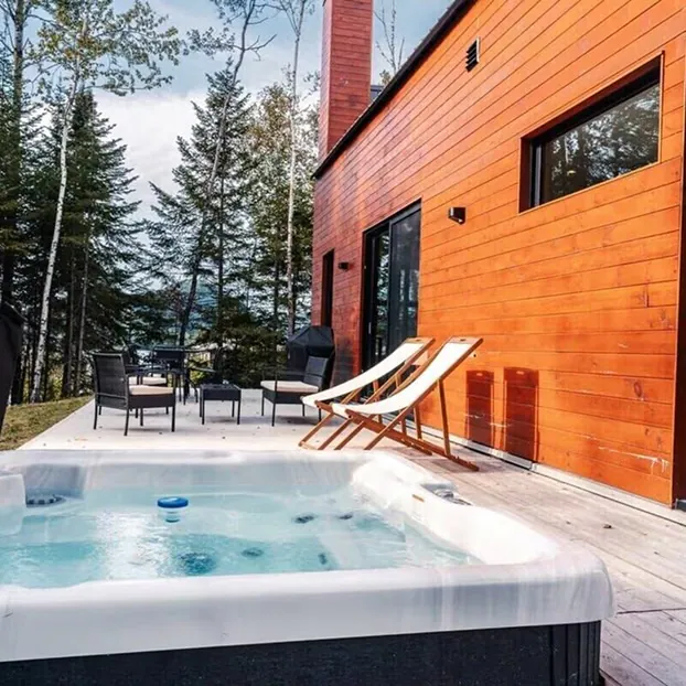 Book this home in Lac-Supérieur, QC