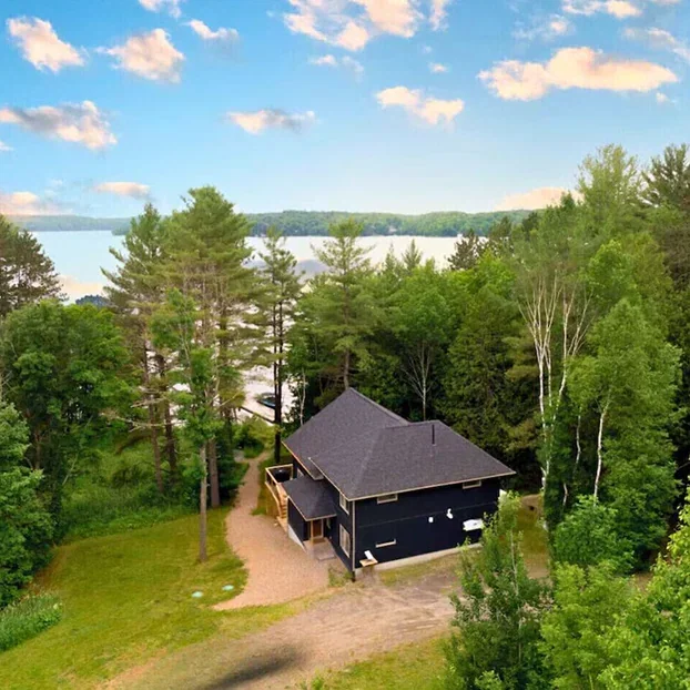 Book this home in Utterson, ON