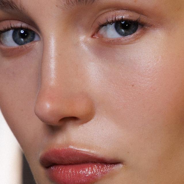 Vergessen Sie Blond: „Buttercream“ ist die neue Trend-Haarfarbe 2026