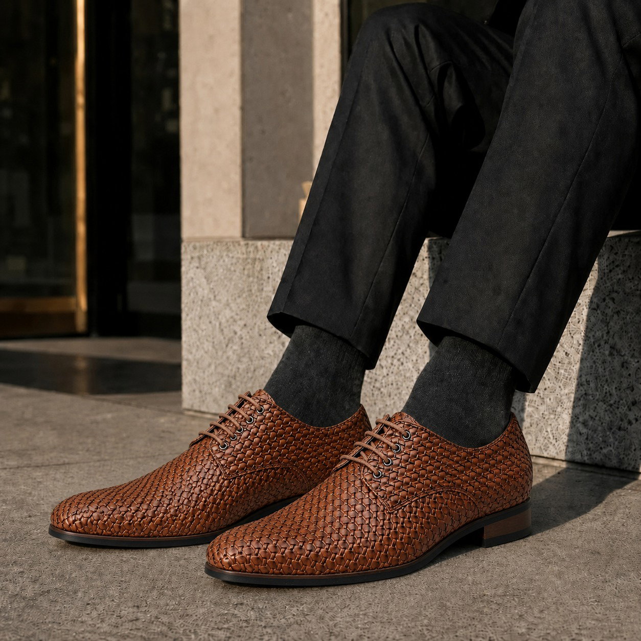 #5. Cognac Artisan Eleganter Schuh