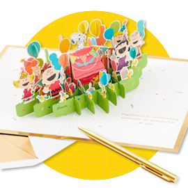 Peanuts® pop-up greeting card.