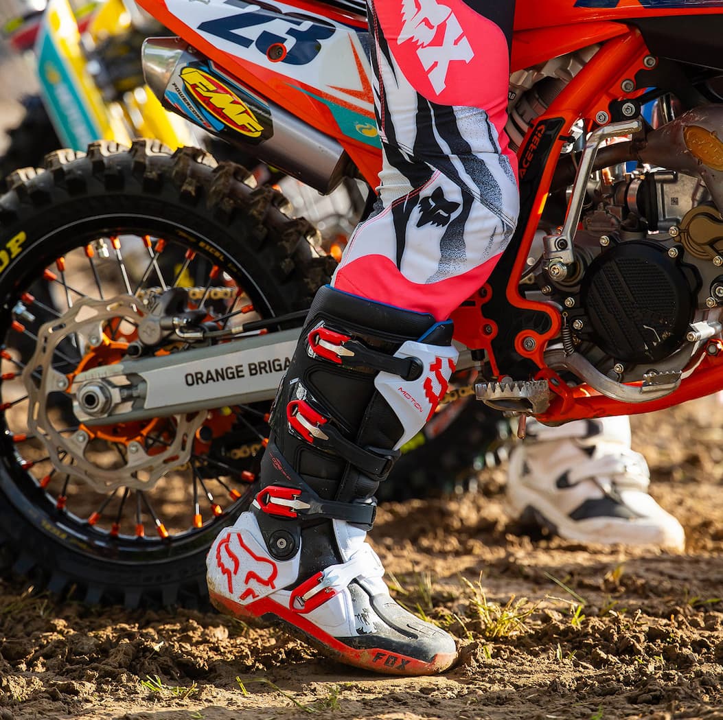 DURATAC outsole provides grip and durability