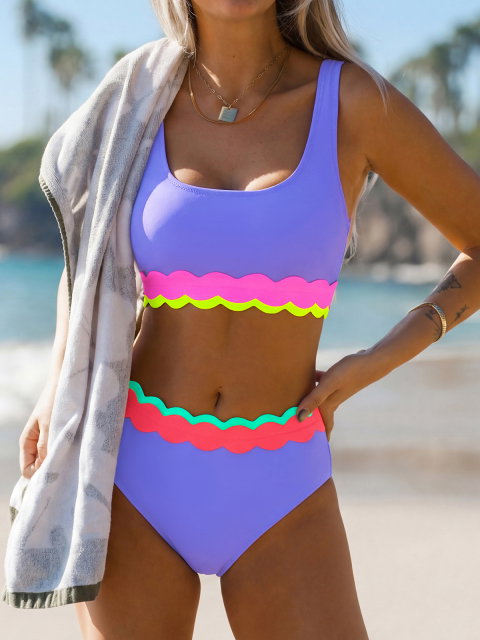 【Run Small - Sizing Up】Scallop Trim Colorblock Bikini Set