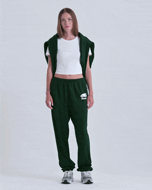 Roomy fit around the thighs. Loose Leg Silhouette. Wide Hem
