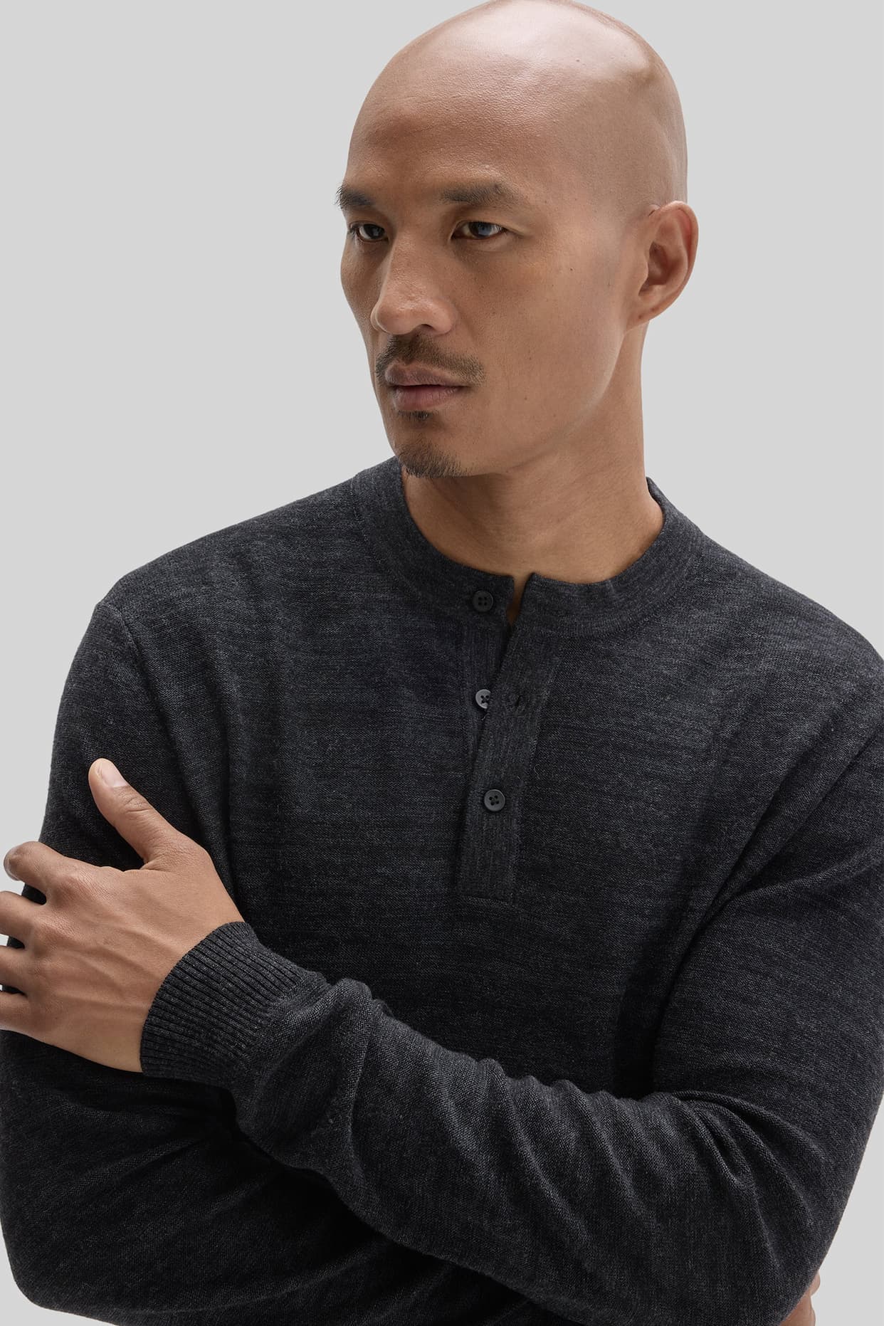 Aranda Henley Sweater in Black