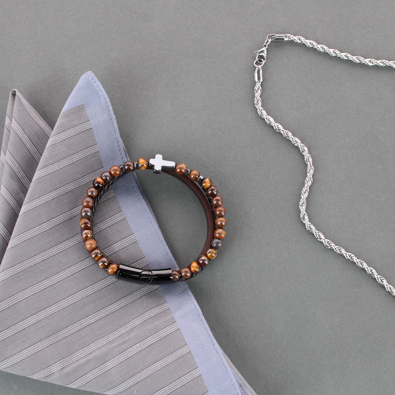Beaded bracelet, chain and hankie