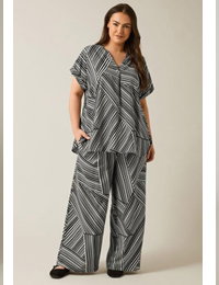 EVANS Curve Black Stripe Print Wide Leg Trousers