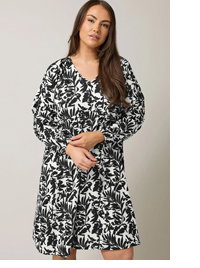 EVANS Curve Black Floral Print Crinkle Midi Dress