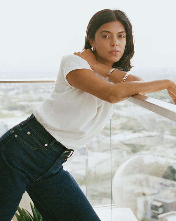 Image | @catchmeeksifyoucan in the cult favorite The Box-Cut Tee in Essential Cotton | White