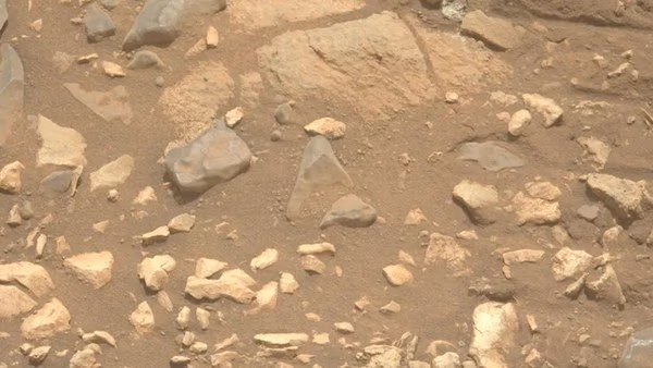 Mars dust is toxic. How will future astronauts deal with it? | Space . com