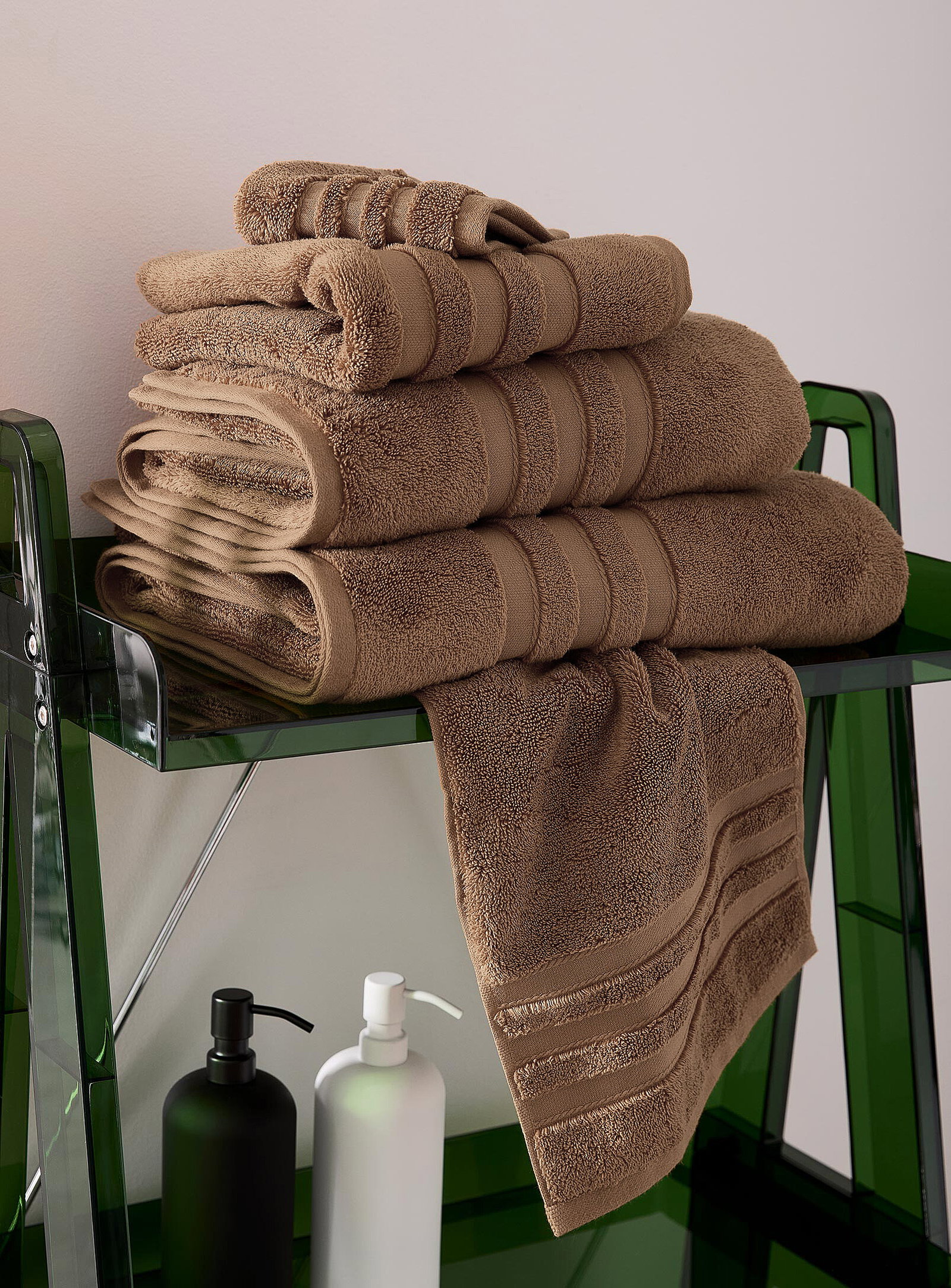 Luxurious organic cotton towels<br>Absorbent, highly soft and plus