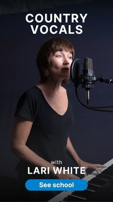 Lari White