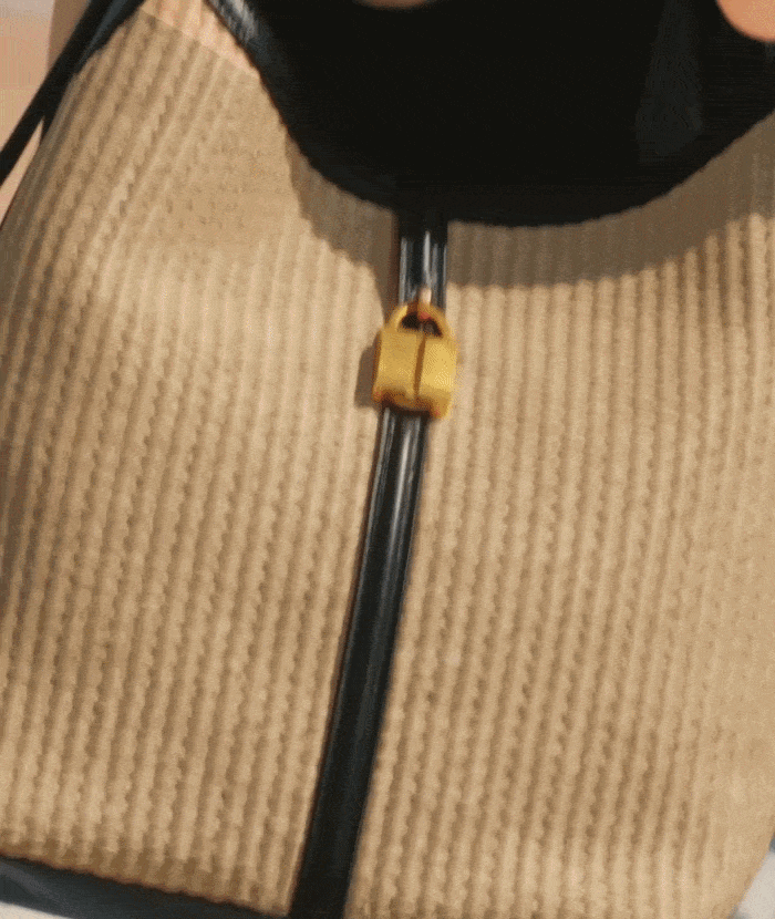the siena bucket natural raffia