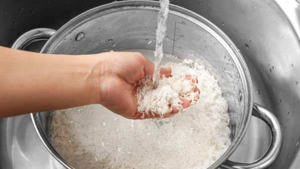 Faut-il rincer le riz avant de le cuire?