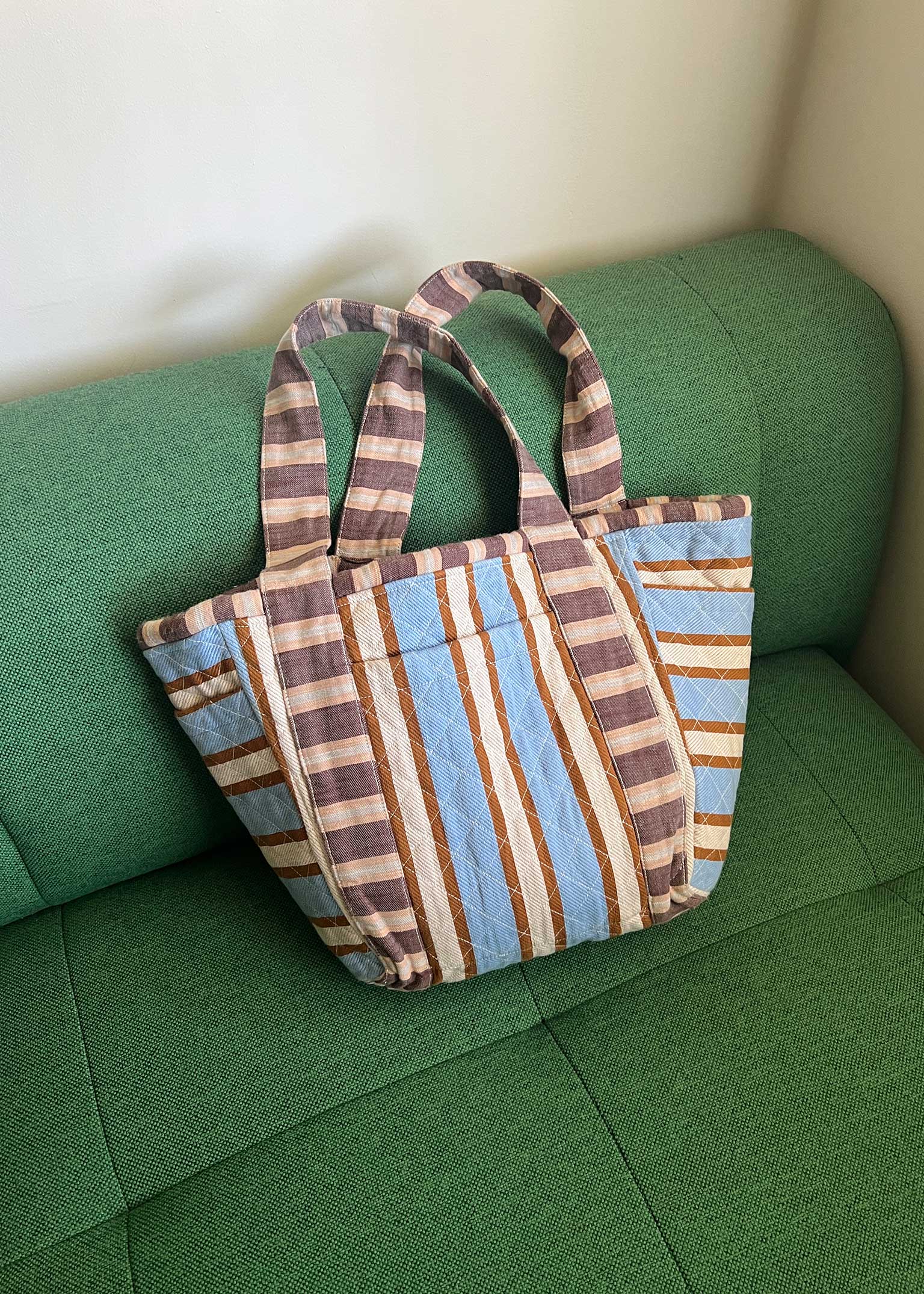 Image of large quilted bag | home | hydra