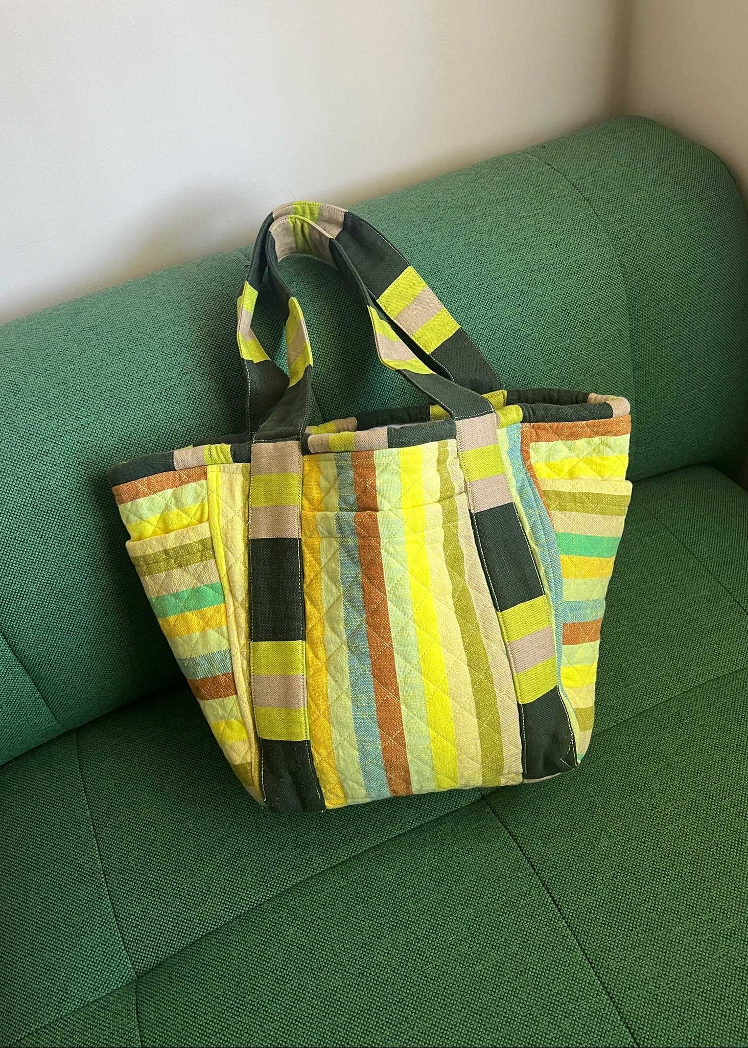 Image of large quilted bag | home | wave