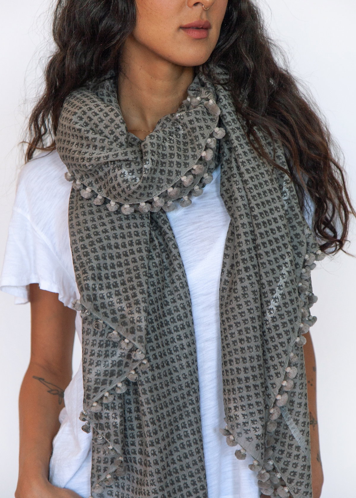 alt="dupatta tika shawl in smoke"