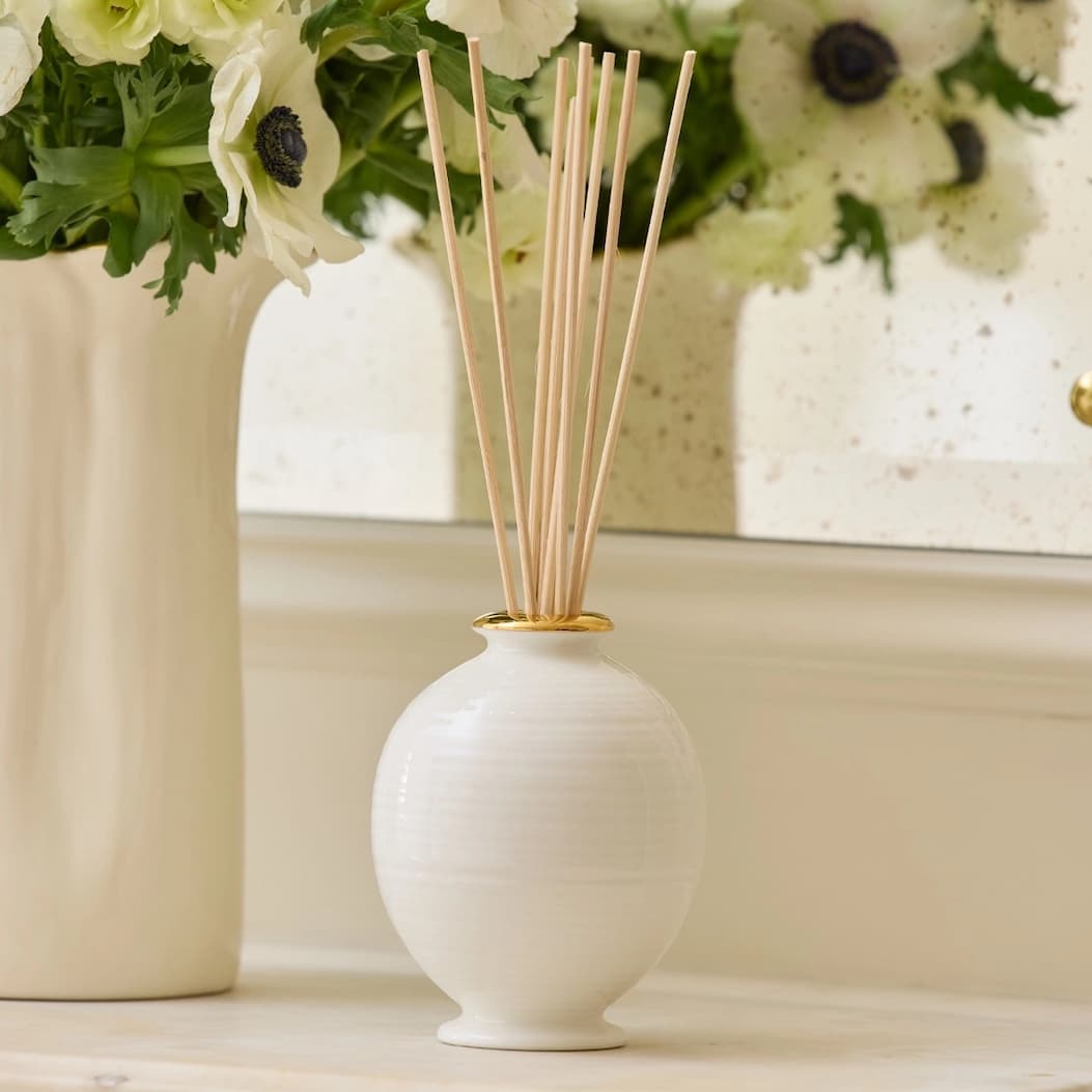 CANDLES & DIFFUSERS