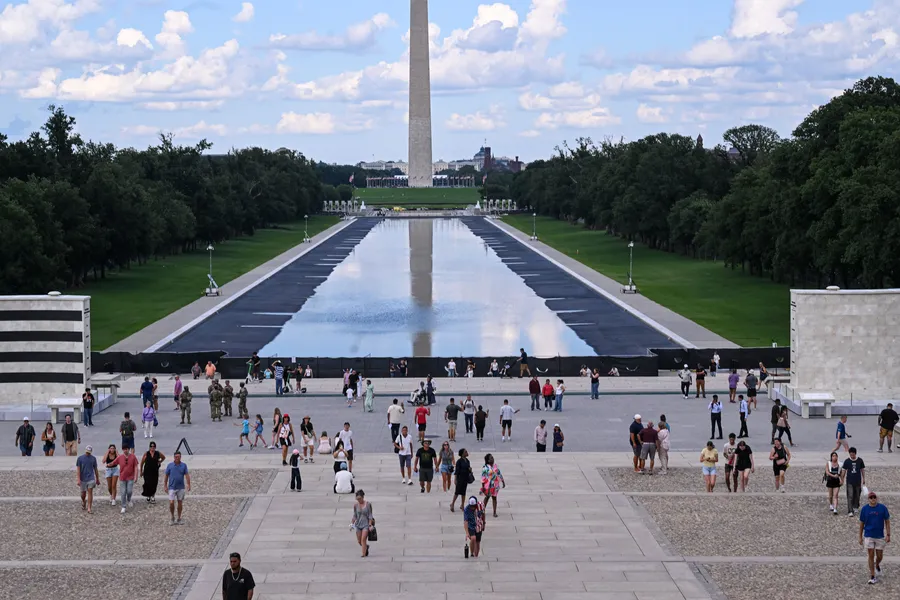 Trump Can’t Stop Believing in Reflecting-Pool Crime