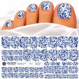 PEDI WRAPS PORCELAIN LINES PL-2 GELAXYO CU 38 DE WRAPURI, 26 DECORAȚIUNI, PILĂ, BEȚIȘOR ȘI MINIRIGLĂ INCLUSE - ornamente albastre bogate și detalii florale creează o pedichiură cu eleganță clasică și farmec european