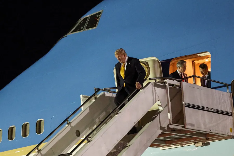 Trump Used Air Force One Passengers As Decoys, Saved Himself