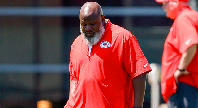 Chiefs OC Eric Bieniemy returns to practice after wife's shooting