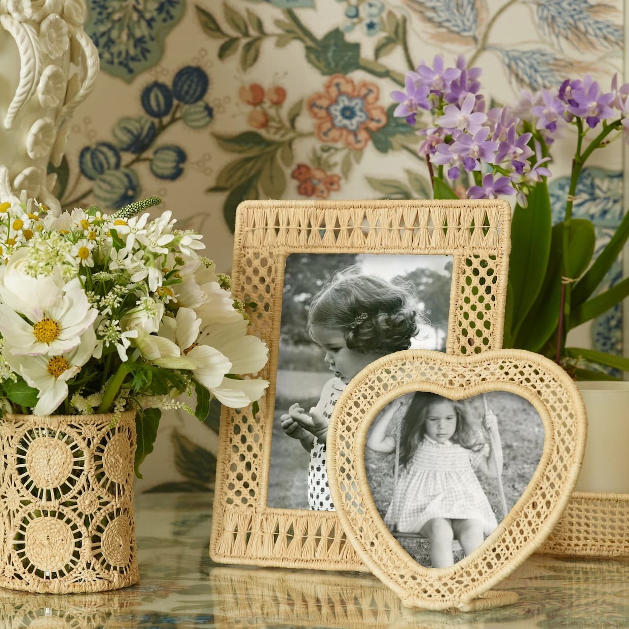PICTURE FRAMES