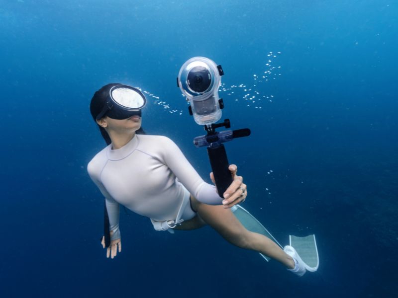 Insta360 X6