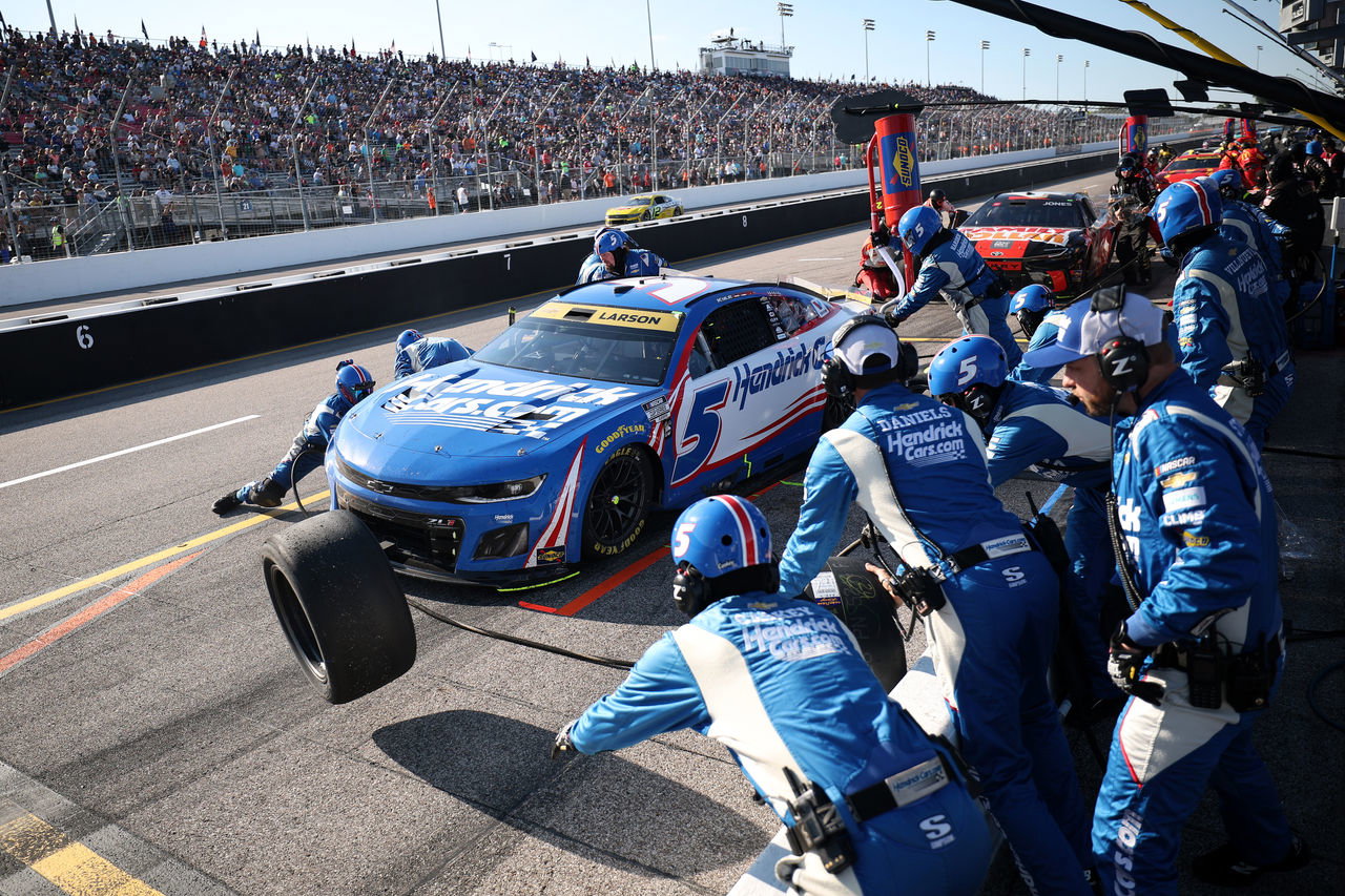 Pit Stop on Pit Road