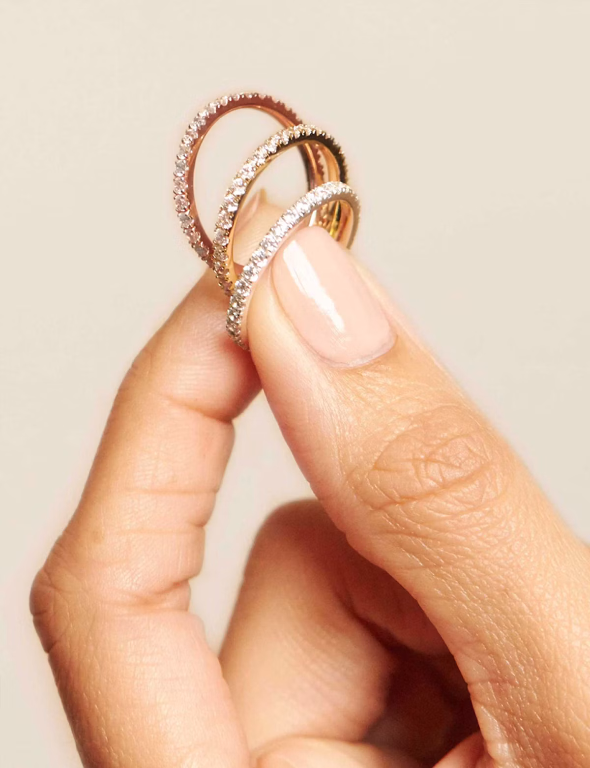 Whether matching or contrasting, discover the styles that reflect your unique love story.