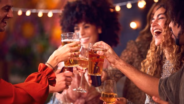 Wine, beer, or spirits? Massive study finds a surprising health divide | ScienceDaily