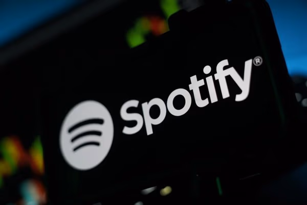 Spotify will start labeling AI artists on its platform next month | Gizmodo