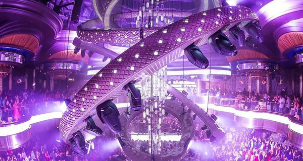 Enjoy Admission for One, Two, Four, or Eight to Vegas Nightclub Crawl!