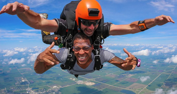 Skydiving Thrills at Chicagoland Skydiving Center