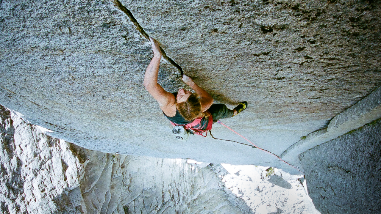 Flavie climbing