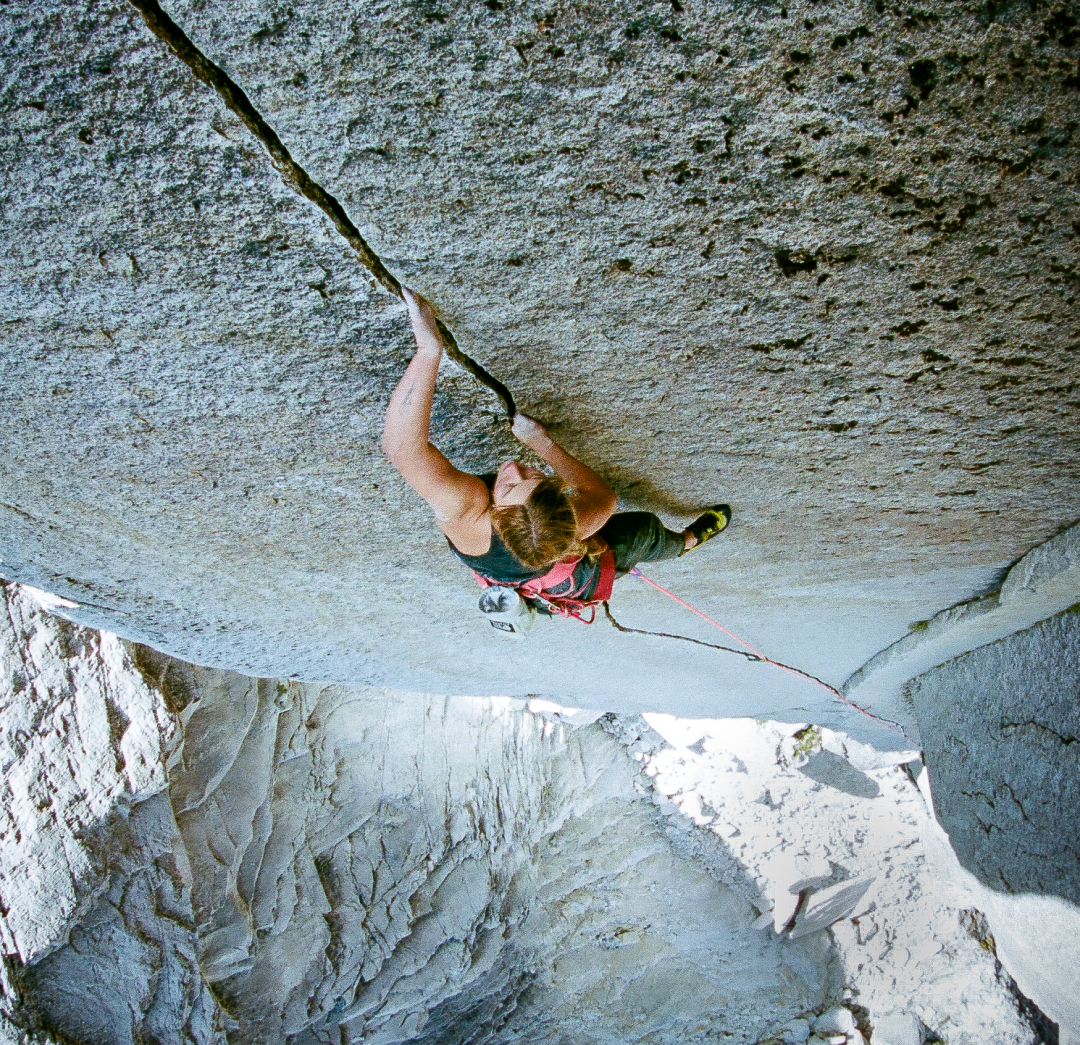 Flavie climbing