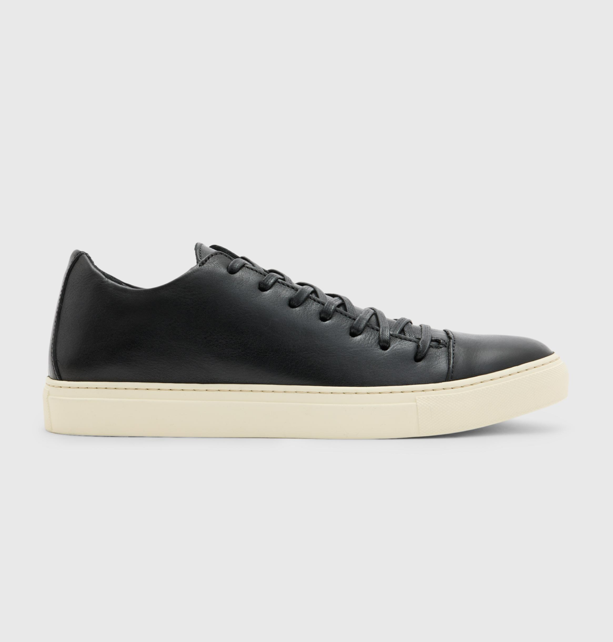 REED LOW TOP SNEAKER