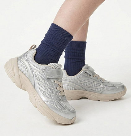 Pair of girls trainers - silver