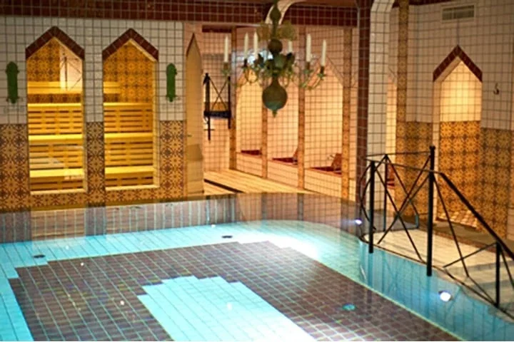 1 natt för 2 med spa & frukost på Hotell Havanna i Varberg
