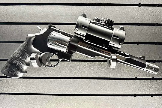 Smith & Wesson 629 Hunter PC with Optic