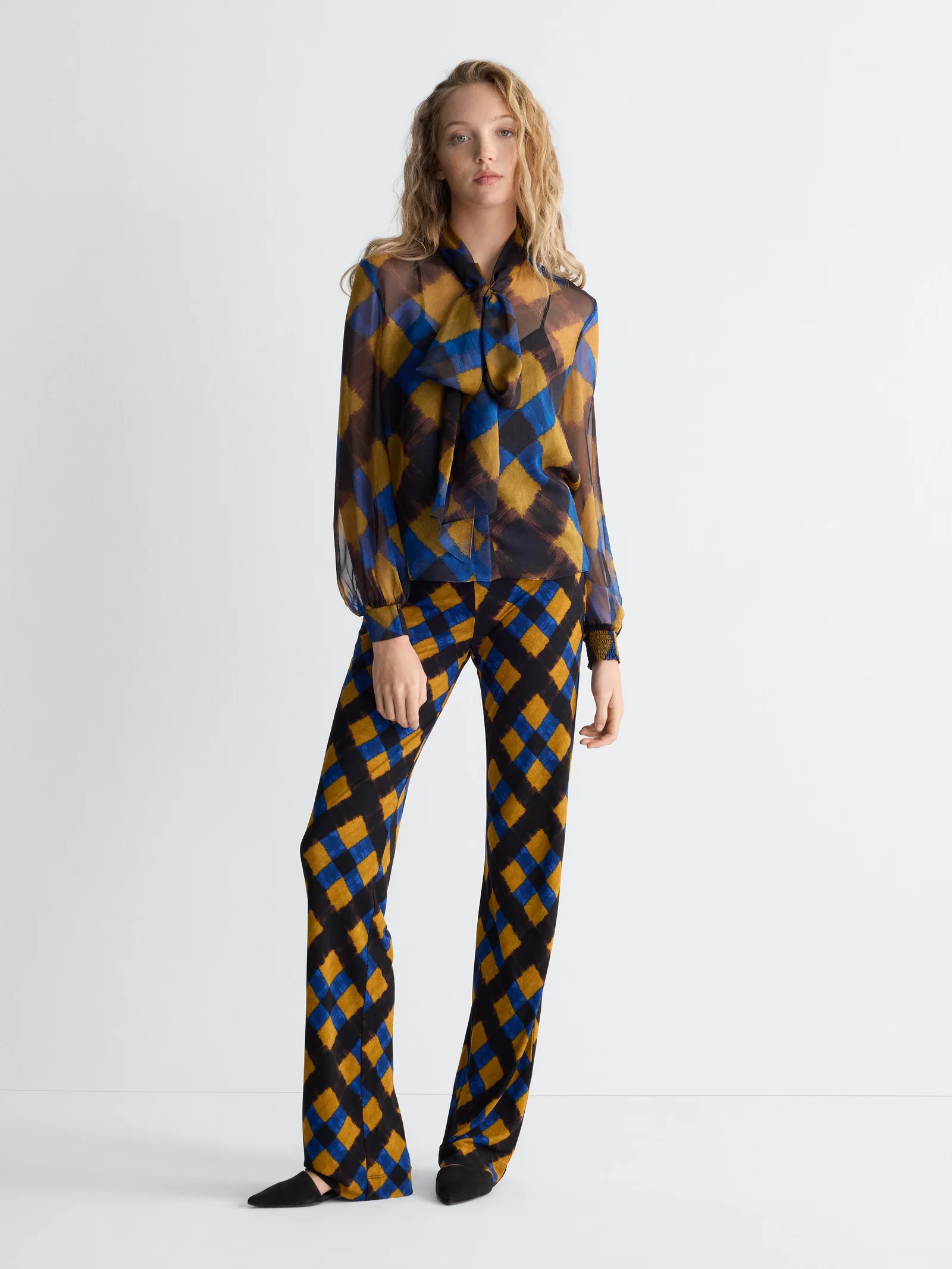 Image of Garcele Blouse