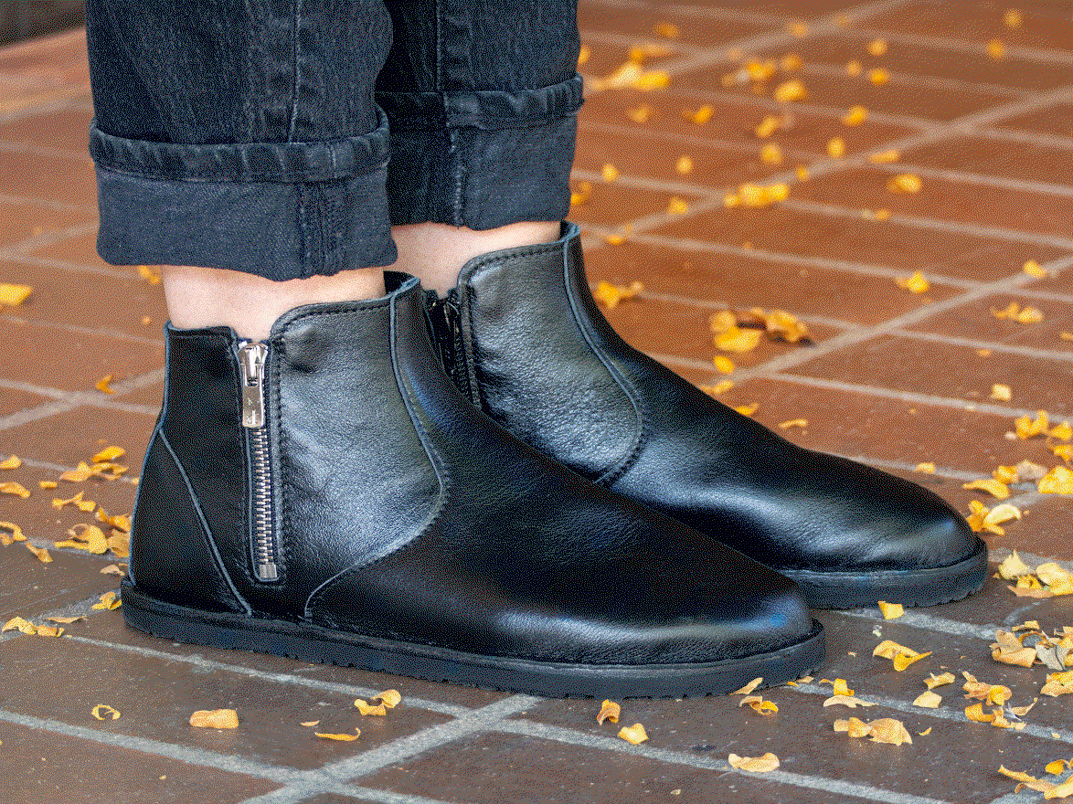 https://www.softstarshoes.com/adult-astoria-boot.html