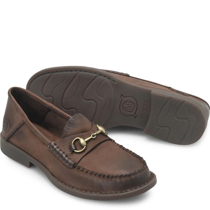 Margo loafer in brown suede.